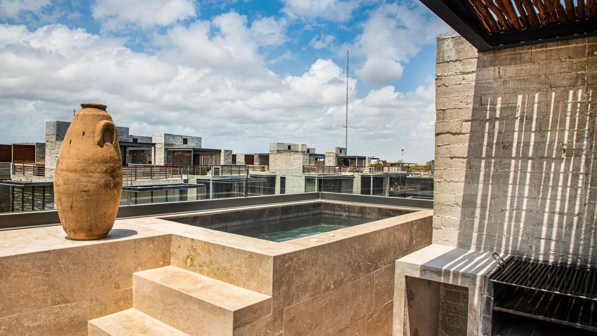 Luxury Penthouse - Jacuzzi, Gym, Pool, Sauna & Bbq Tulum Apartment