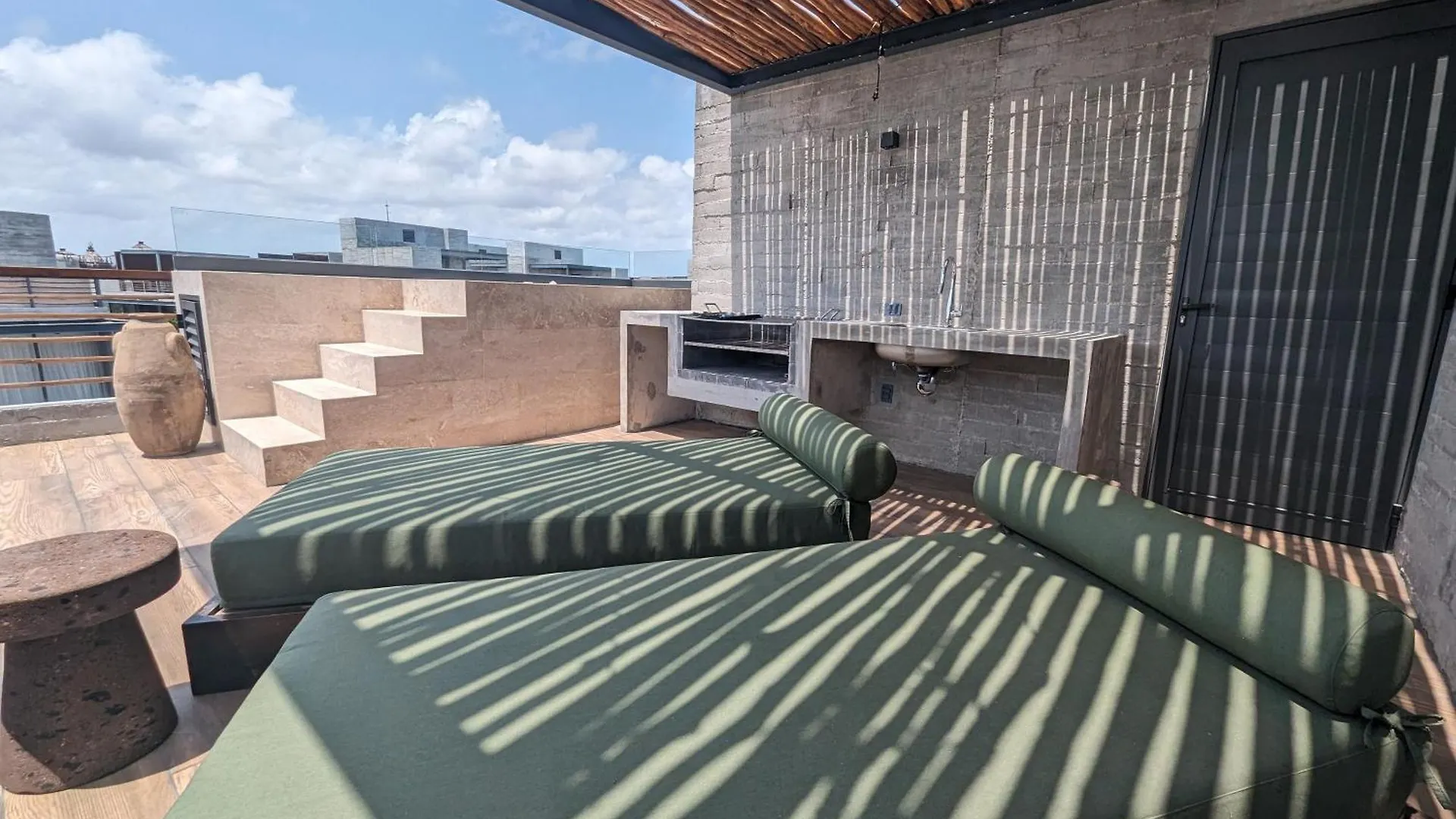 Luxury Penthouse - Jacuzzi, Gym, Pool, Sauna & Bbq Tulum