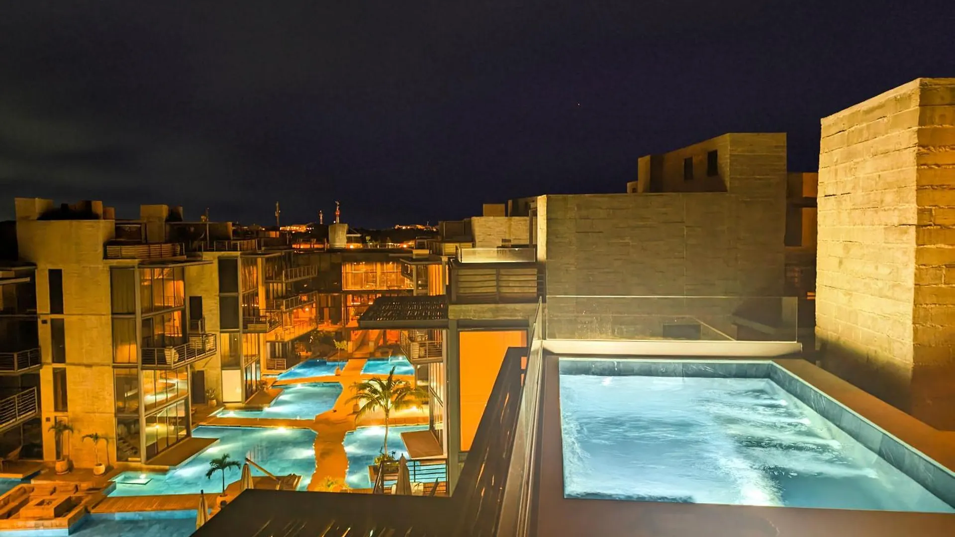 Luxury Penthouse - Jacuzzi, Gym, Pool, Sauna & Bbq Tulum